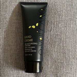 E•vulcano Hand creme.